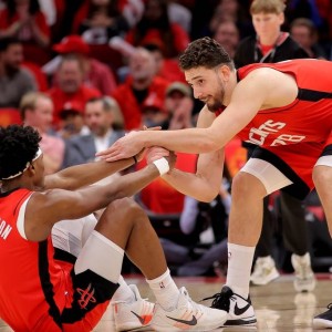 火箭下赛季保底西部前三？五大X因素击碎美梦